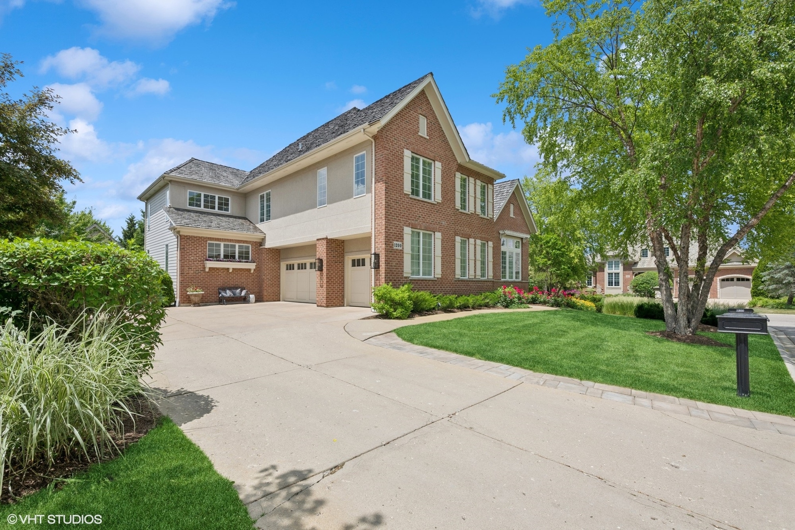1200 Bibury Lane