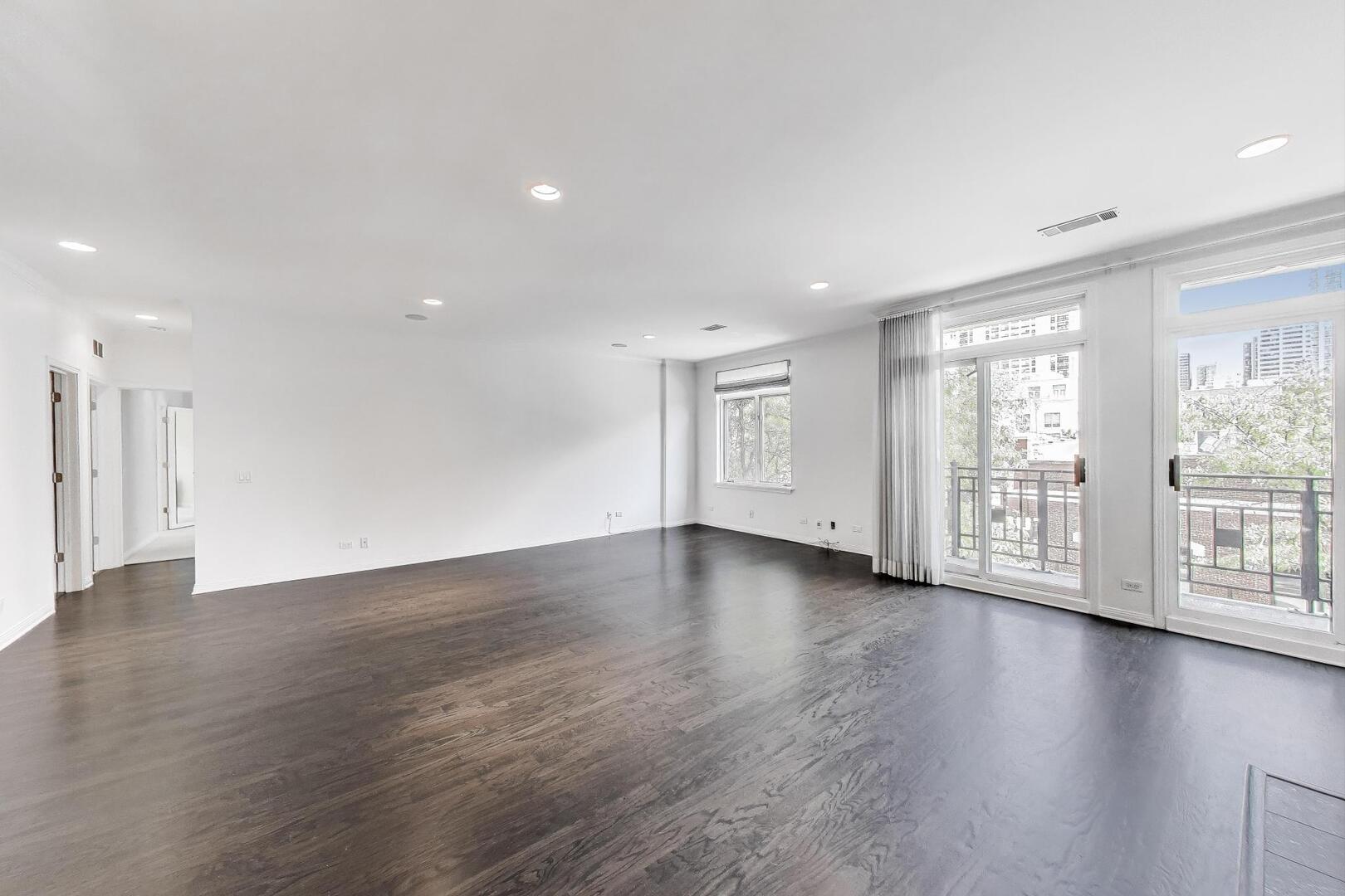 1414 N Wells Street Unit: 306