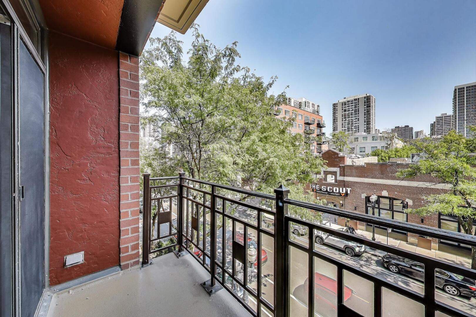 1414 N Wells Street Unit: 306