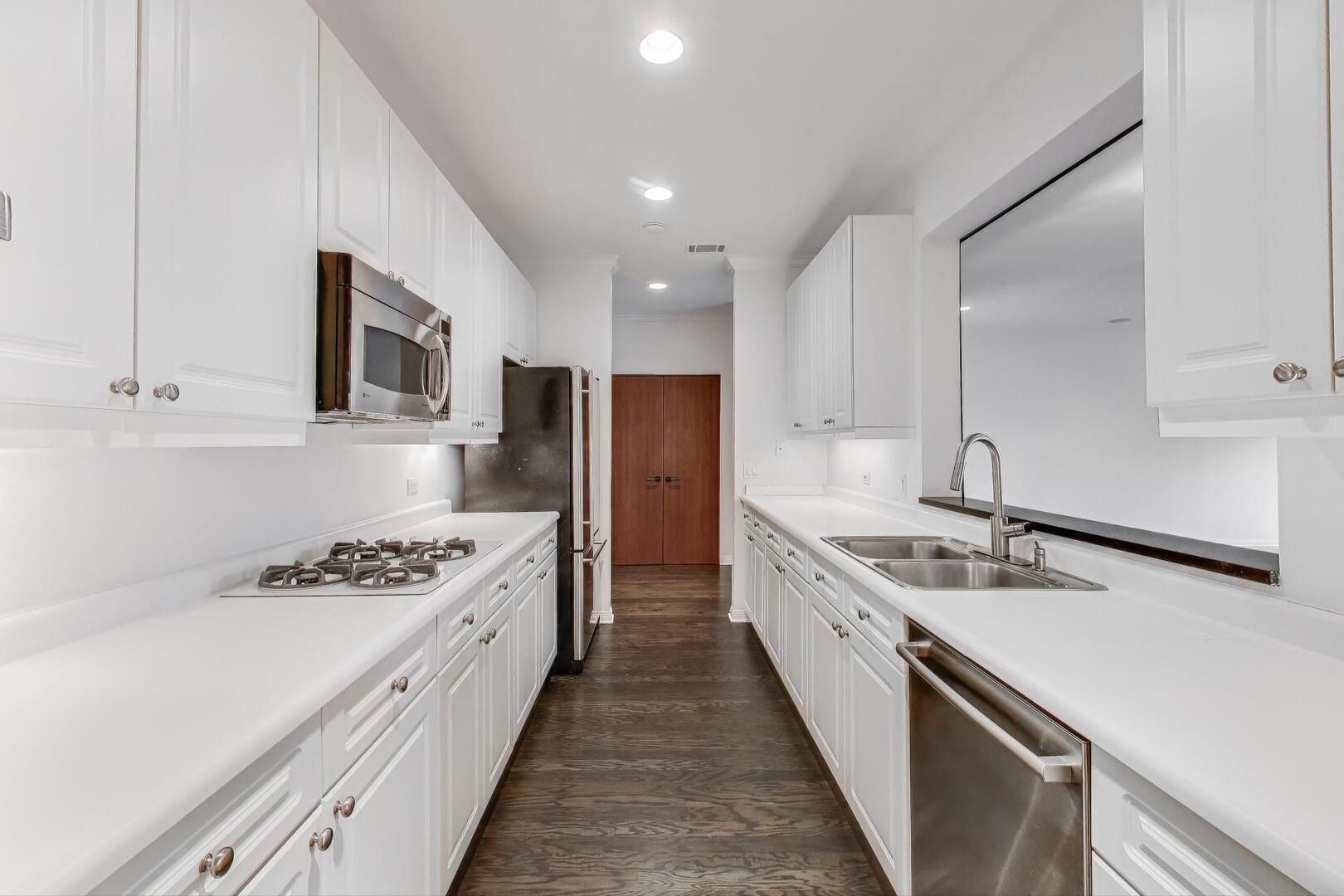 1414 N Wells Street Unit: 306