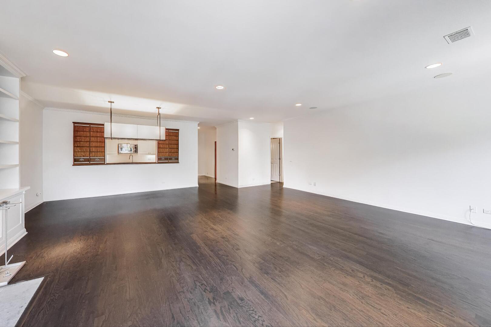 1414 N Wells Street Unit: 306