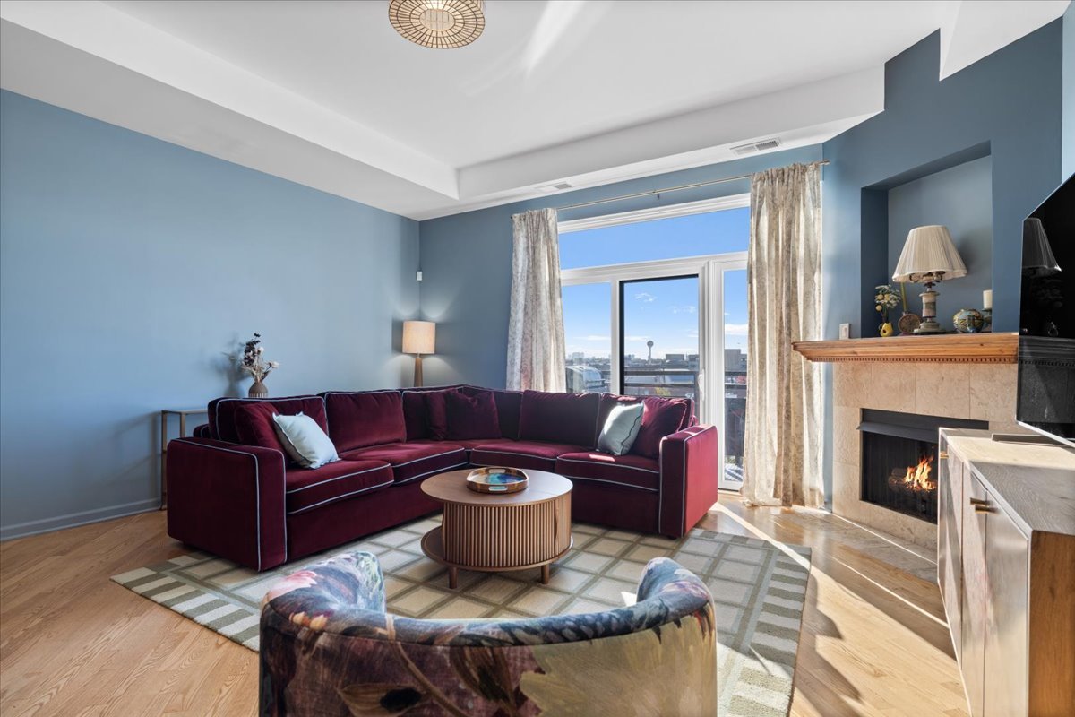 2337 W Wolfram Street Unit: 514