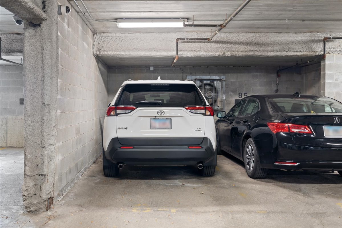 2337 W Wolfram Street Unit: 514