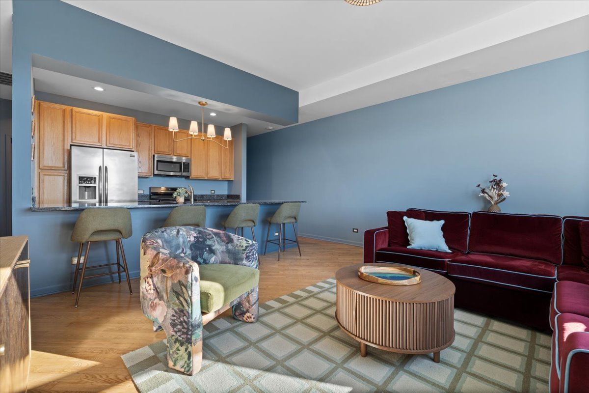 2337 W Wolfram Street Unit: 514