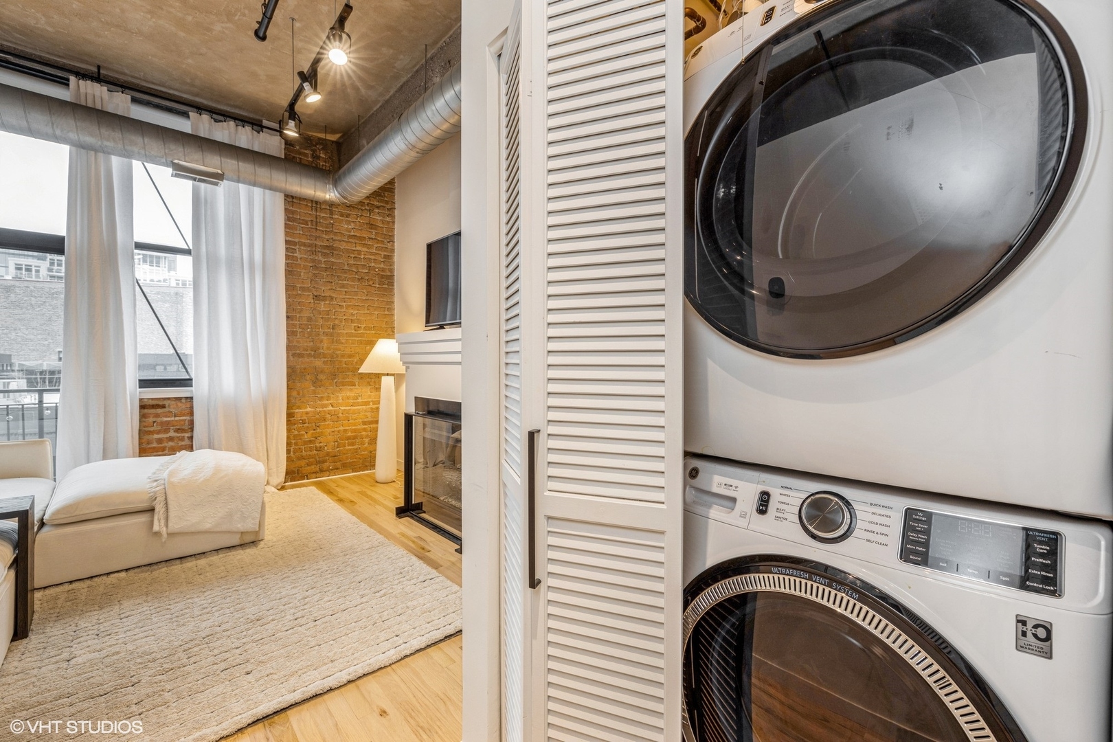 817 W Washington Boulevard Unit: 406