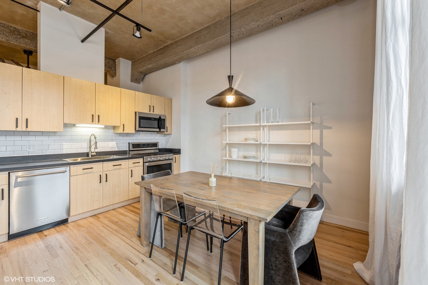 817 W Washington Boulevard Unit: 406