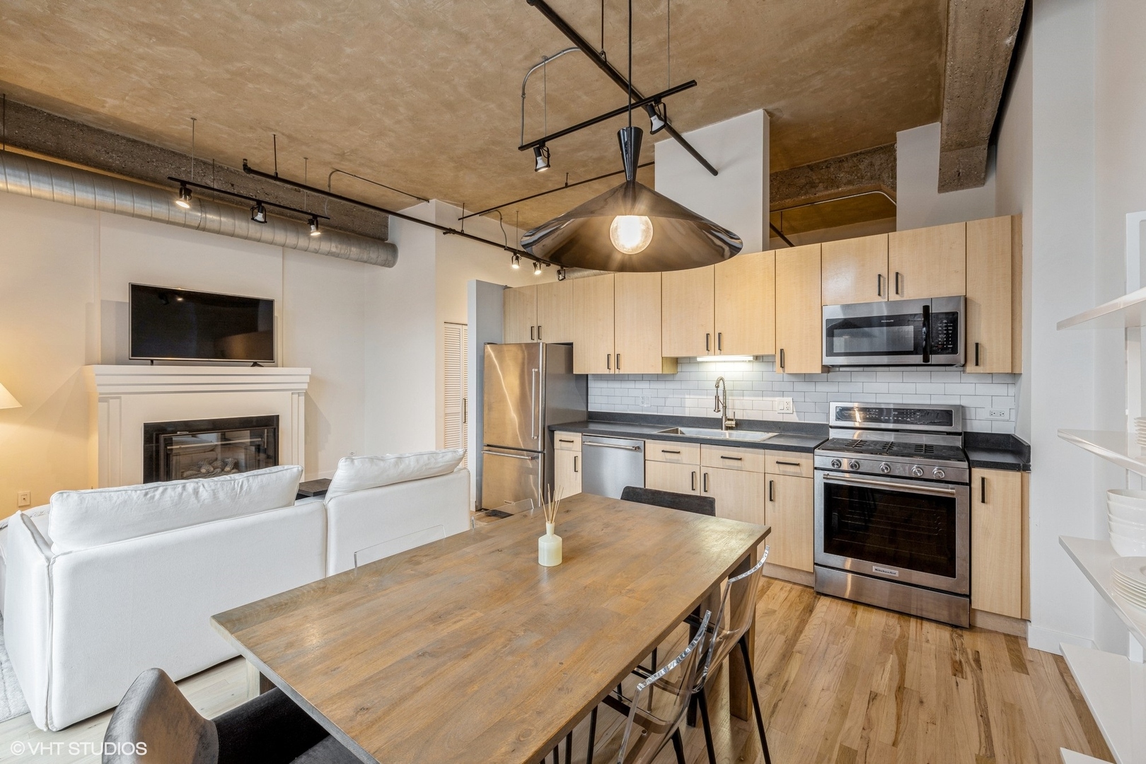 817 W Washington Boulevard Unit: 406