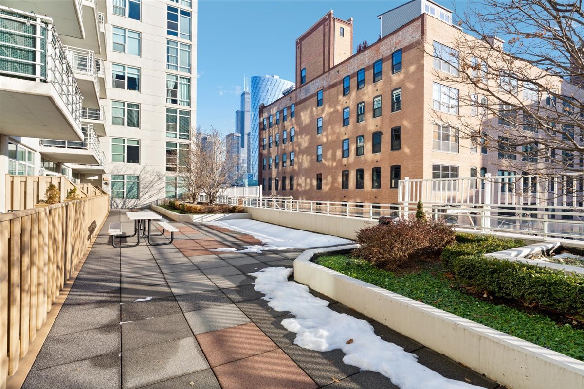 909 W Washington Street Unit: 804