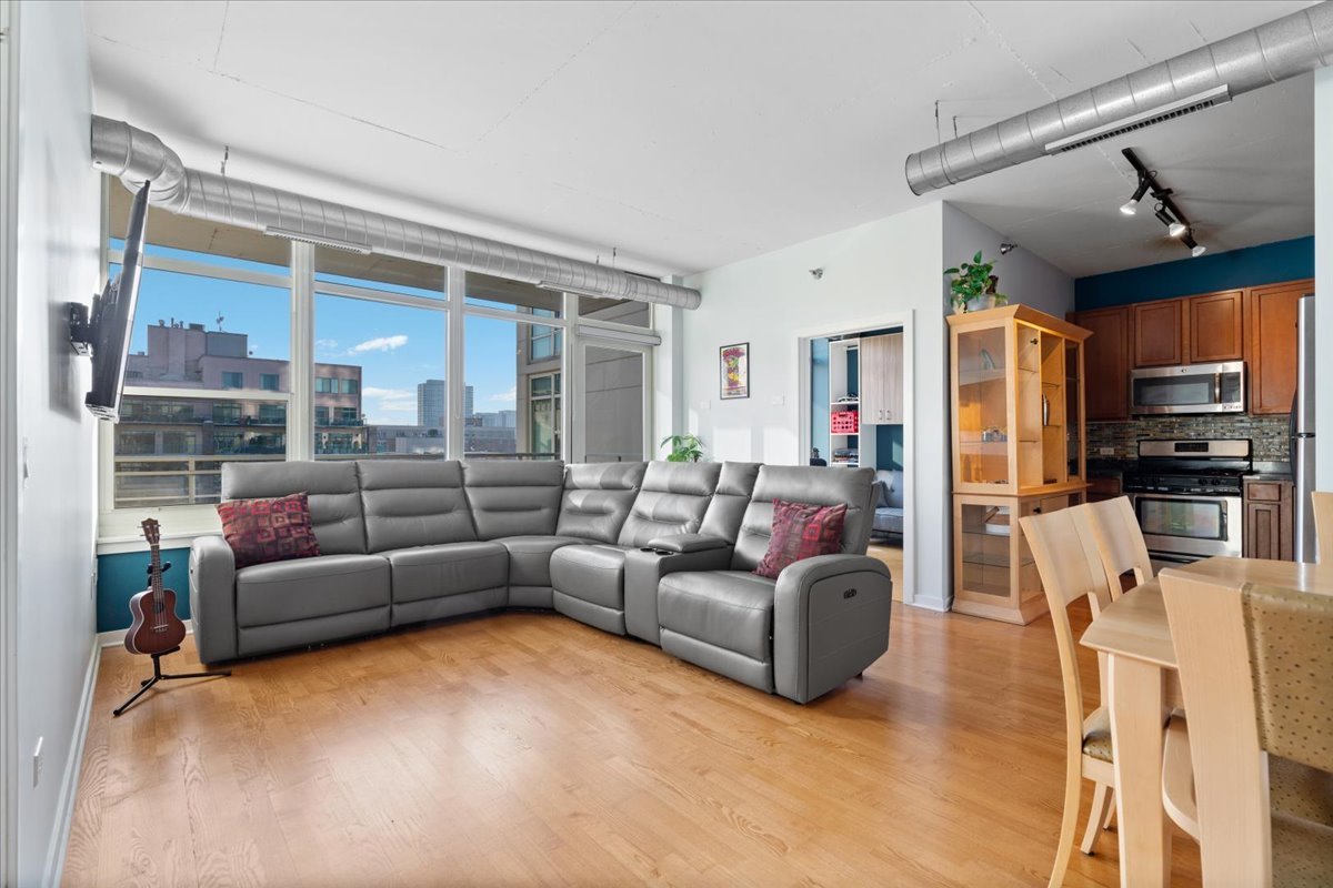 909 W Washington Street Unit: 804