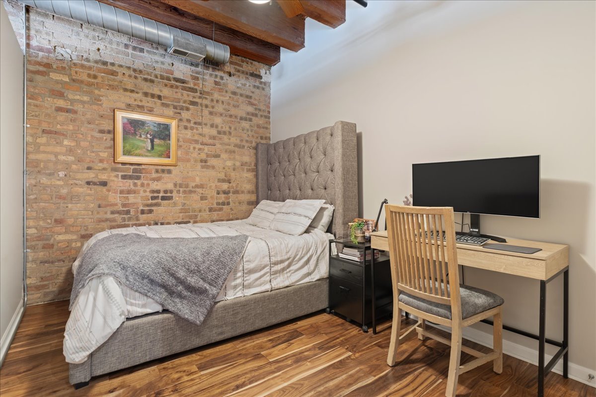 1735 W Diversey Parkway Unit: 203