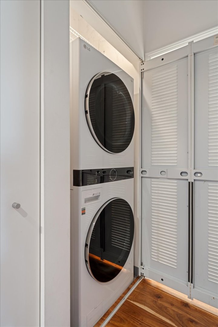 1735 W Diversey Parkway Unit: 203