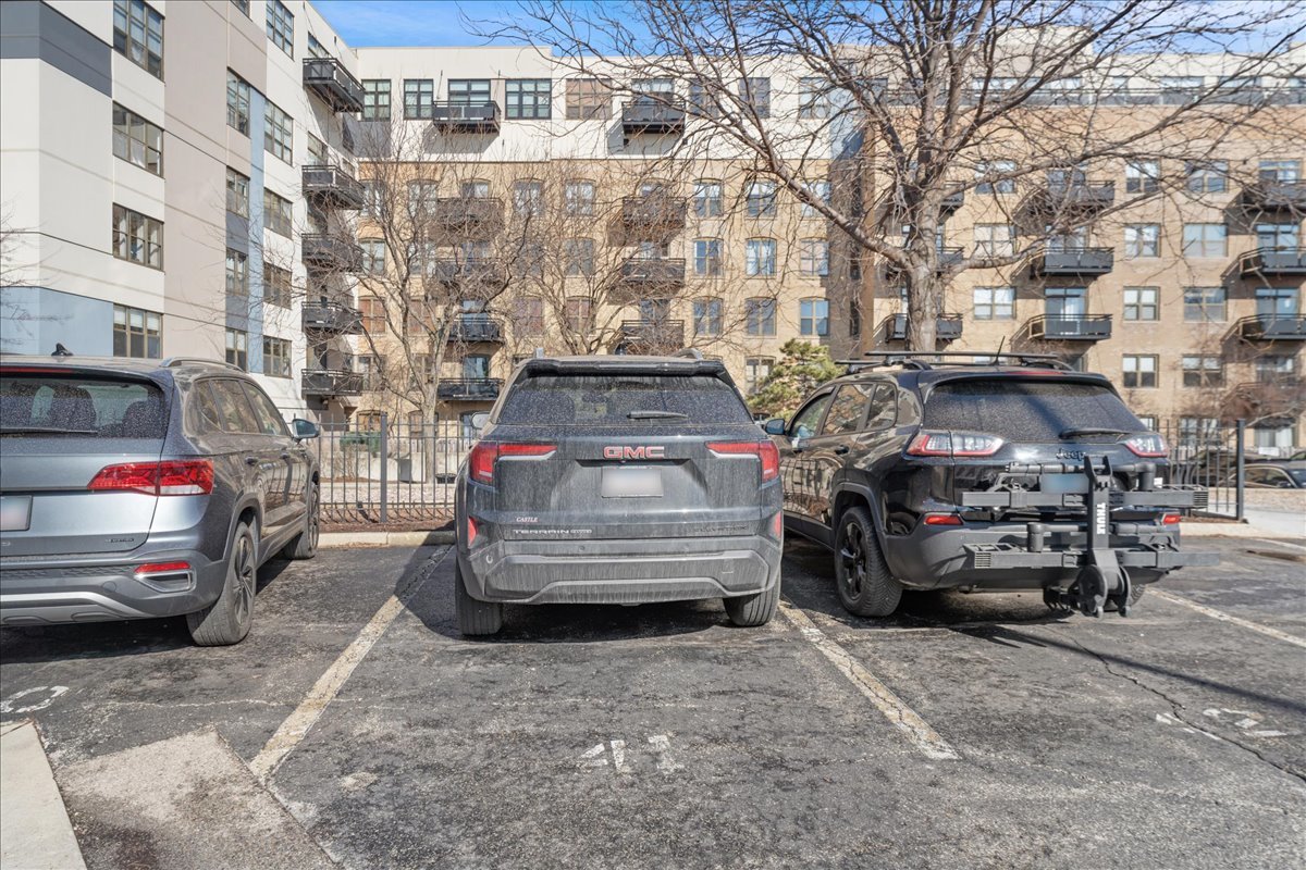1735 W Diversey Parkway Unit: 203