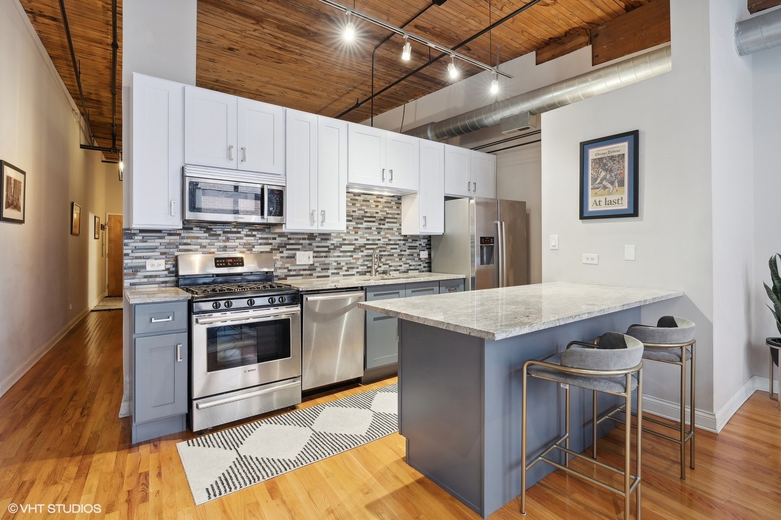 1670 N Claremont Avenue Unit: 106