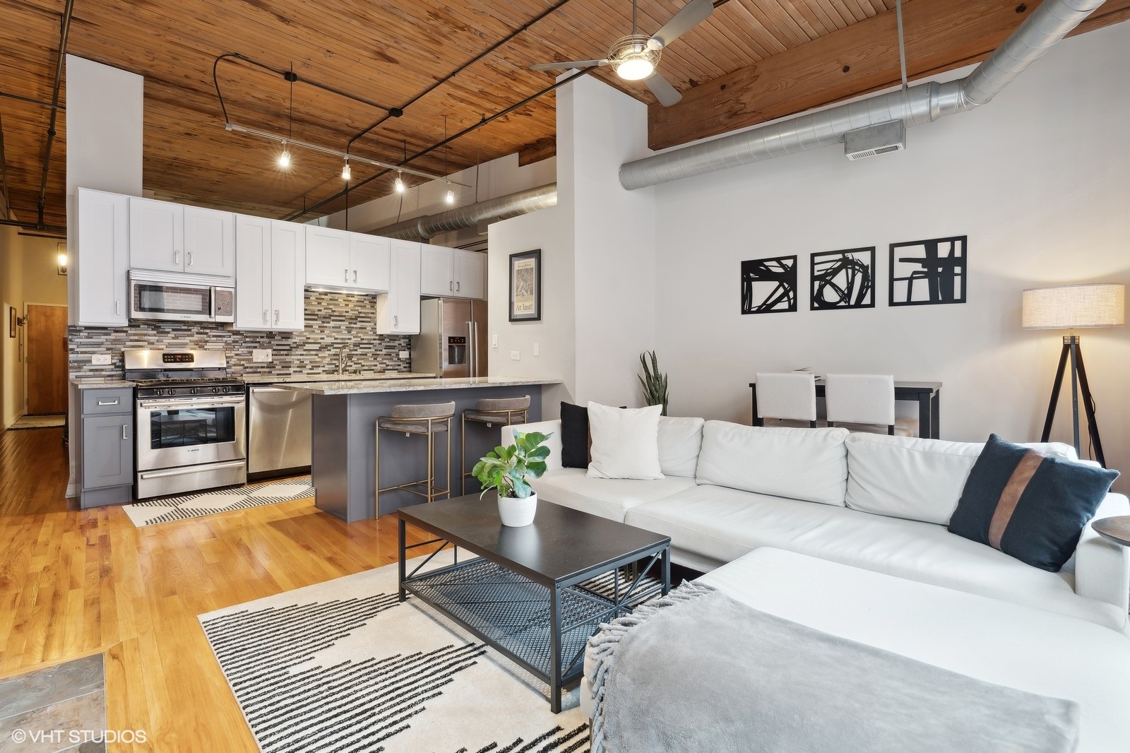 1670 N Claremont Avenue Unit: 106