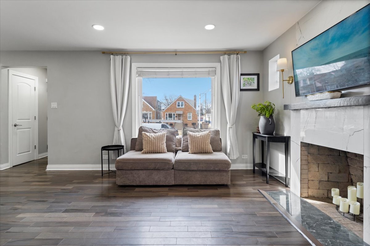 5143 N Newland Avenue