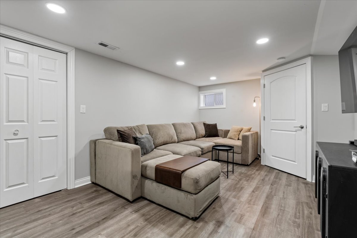 5143 N Newland Avenue