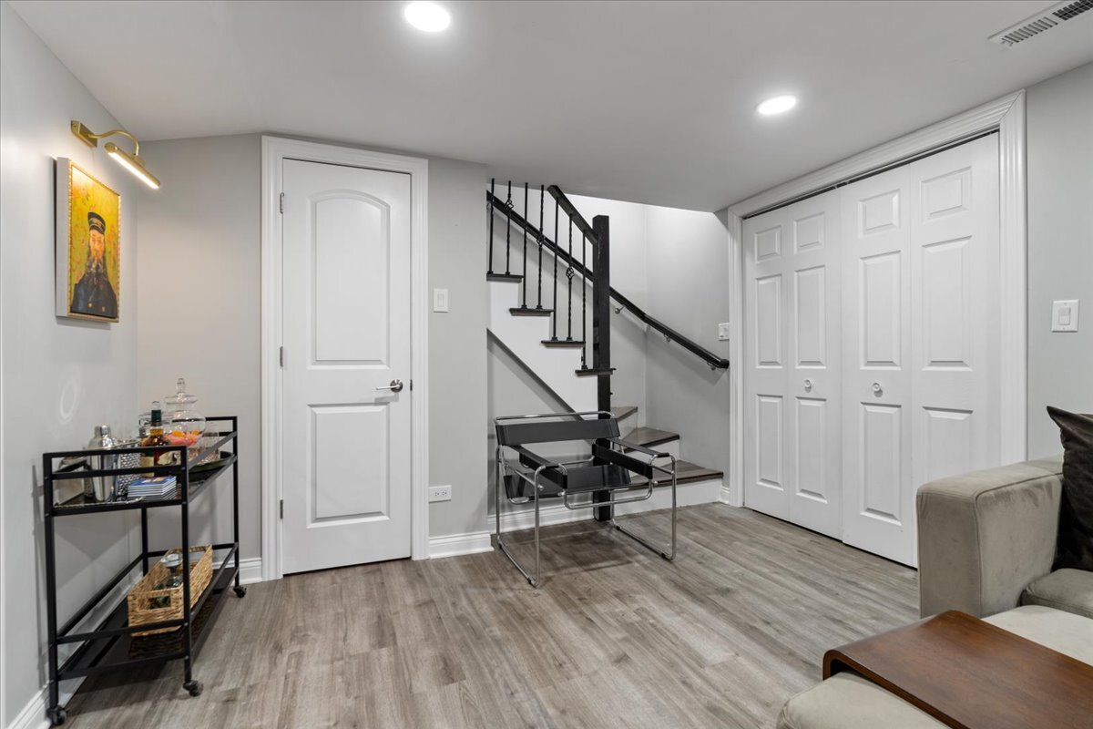 5143 N Newland Avenue