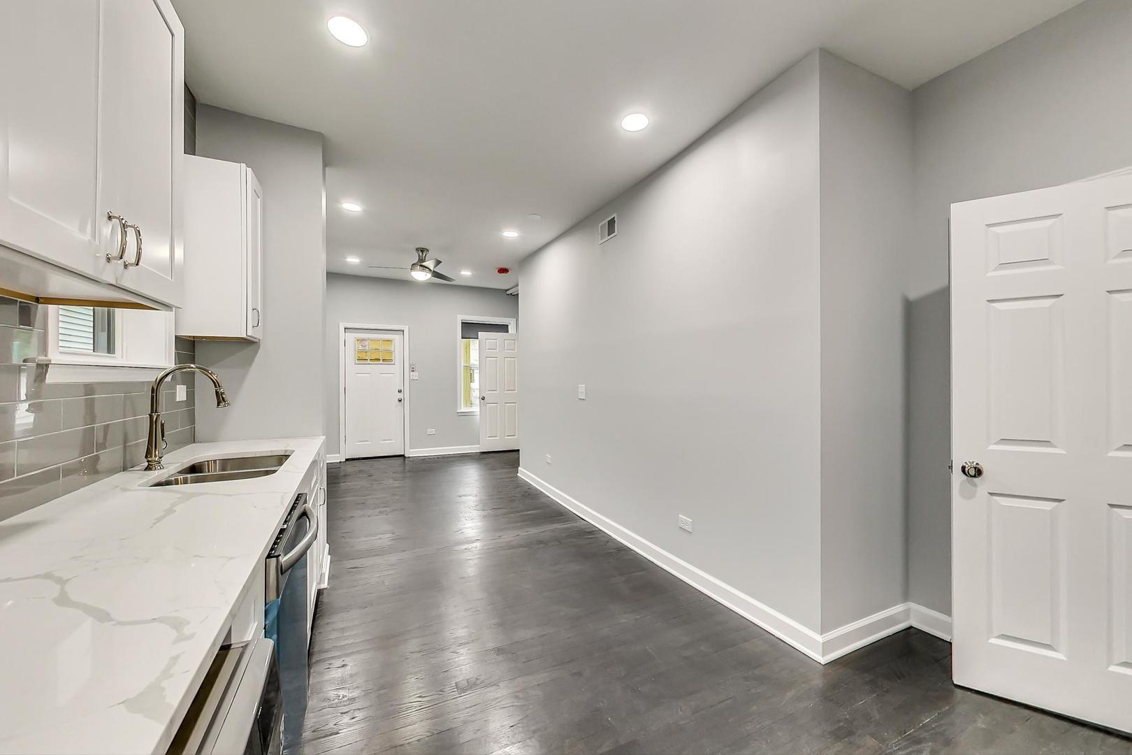2025 W Melrose Street Unit: 1R