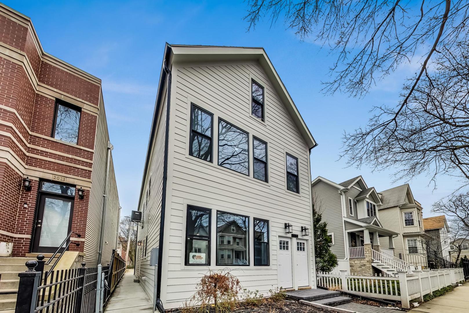 2025 W Melrose Street Unit: 1R