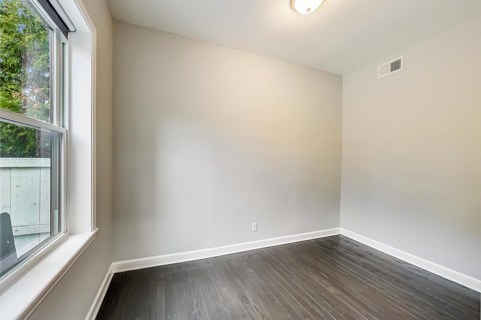 2025 W Melrose Street Unit: 1R