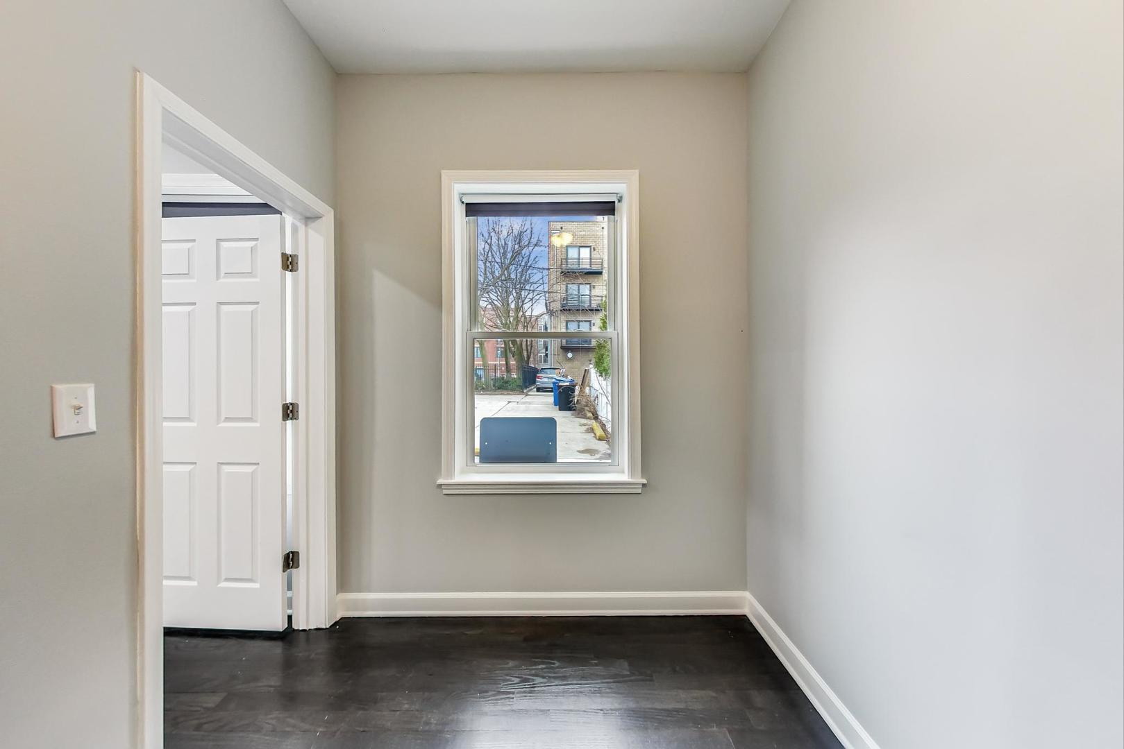 2025 W Melrose Street Unit: 1R