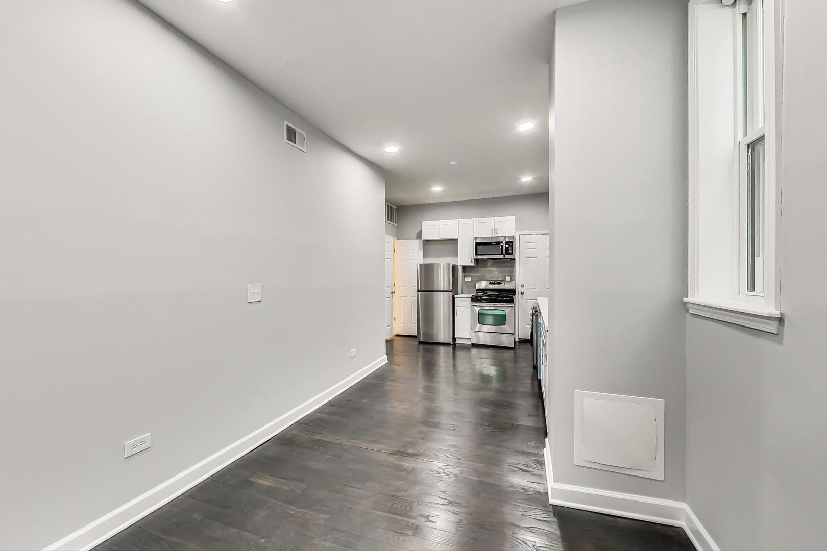 2025 W Melrose Street Unit: 1R