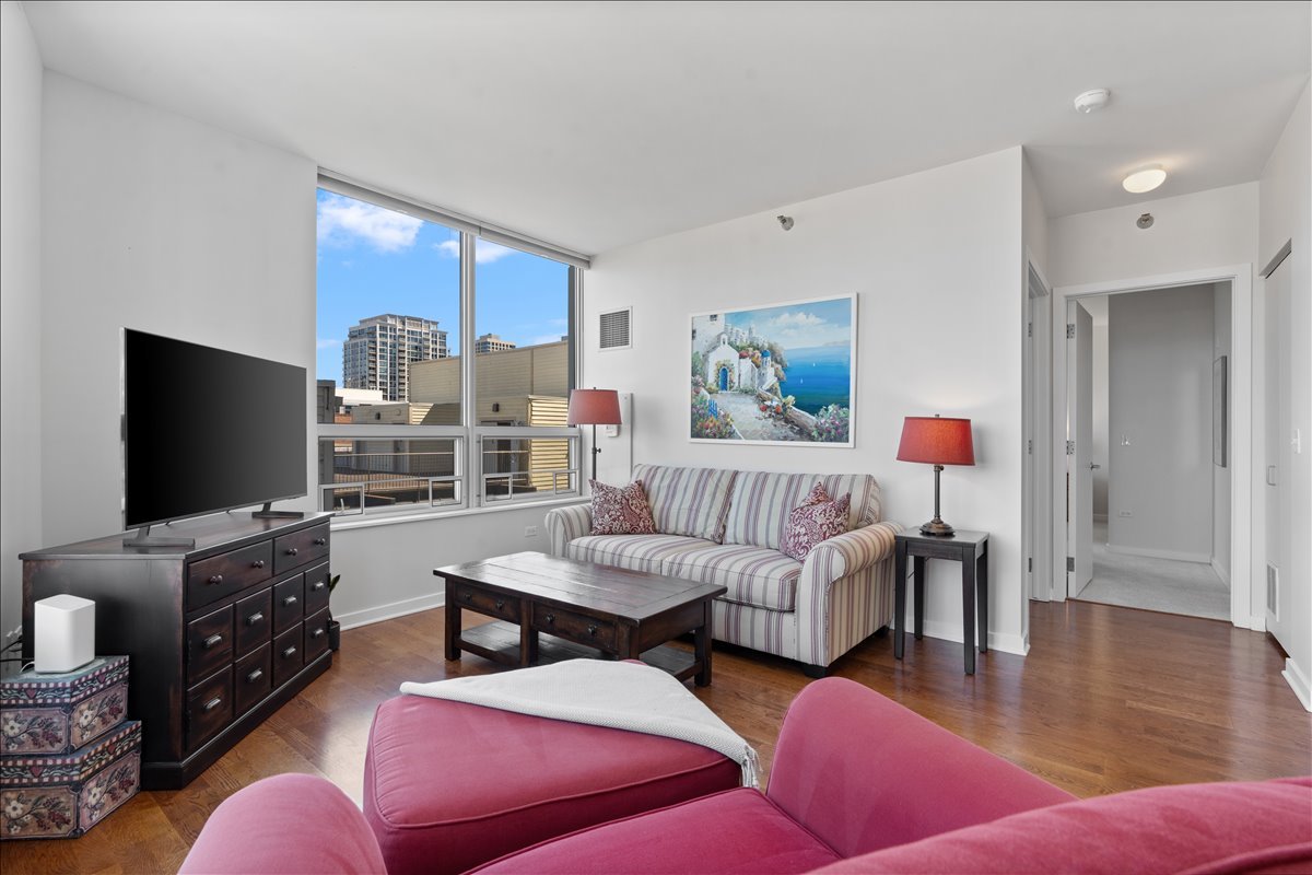 330 W Grand Avenue Unit: 1104