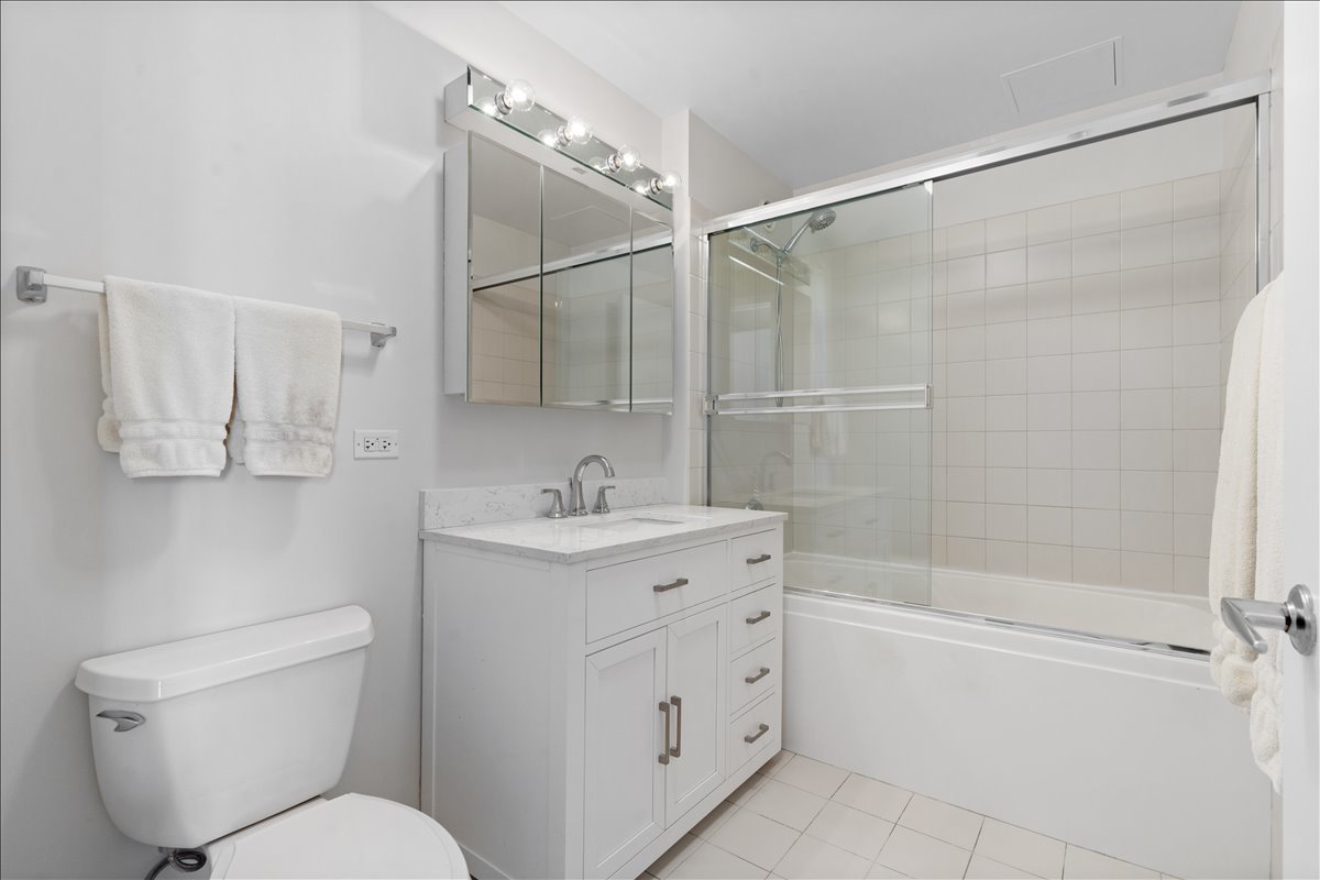 330 W Grand Avenue Unit: 1104