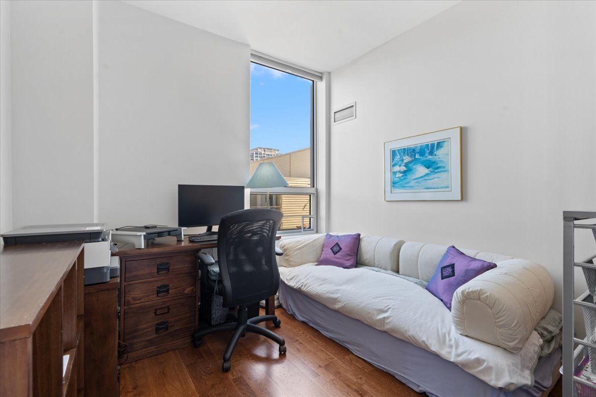 330 W Grand Avenue Unit: 1104