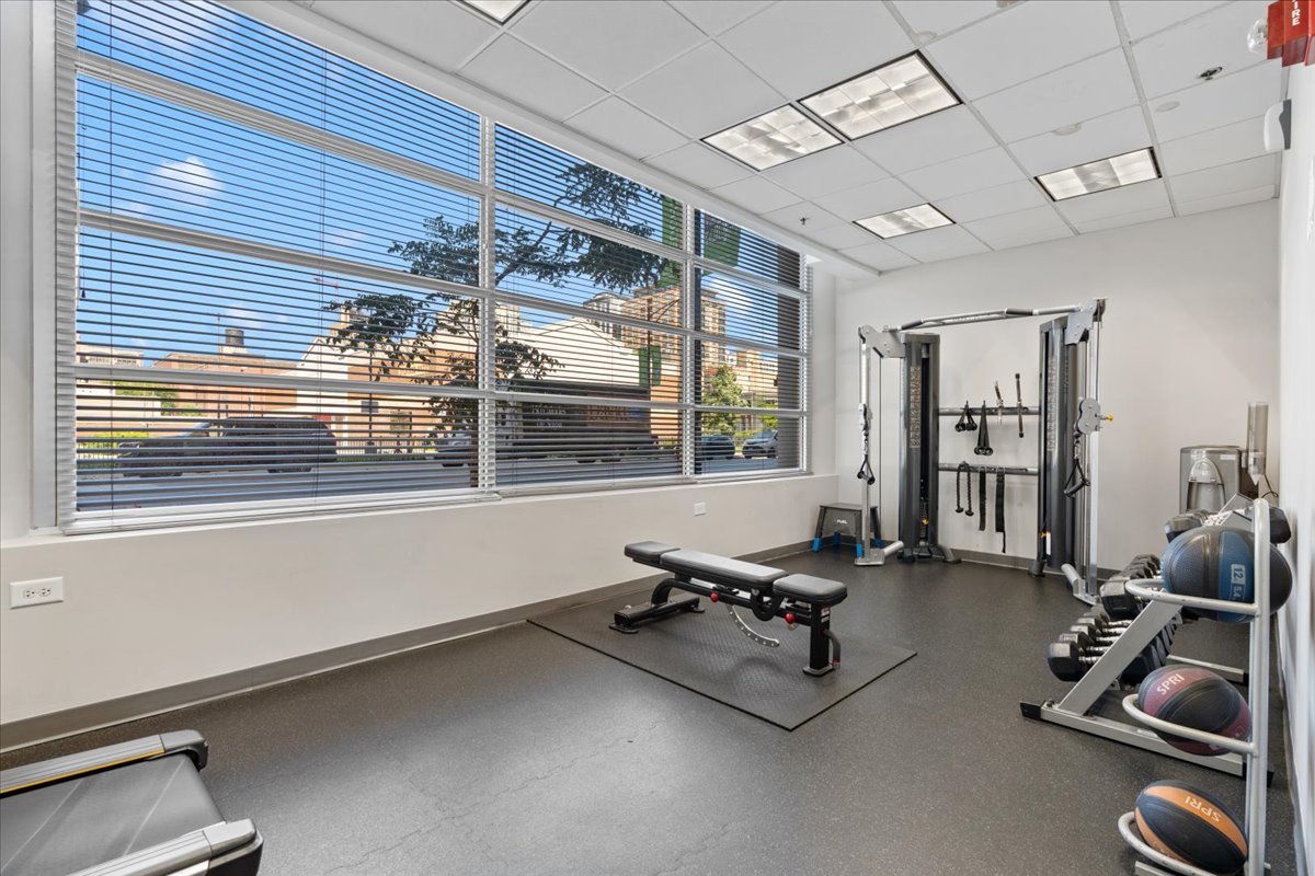 330 W Grand Avenue Unit: 1104