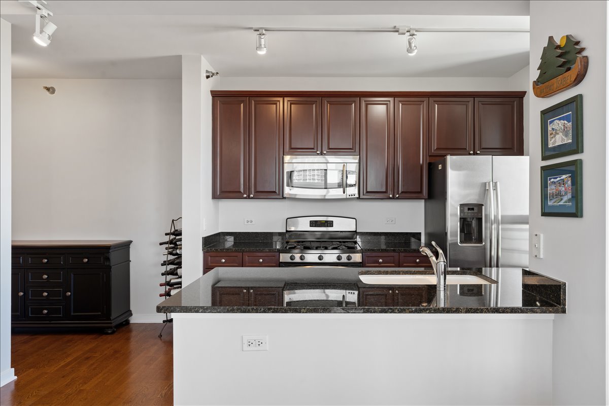 330 W Grand Avenue Unit: 1104