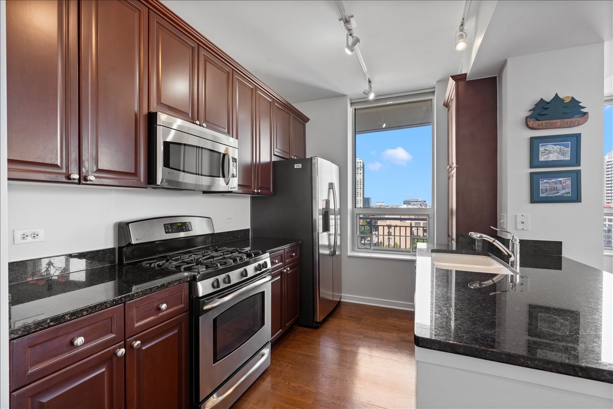 330 W Grand Avenue Unit: 1104