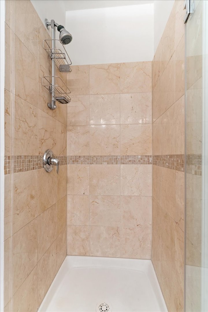 600 N Dearborn Street Unit: 1912