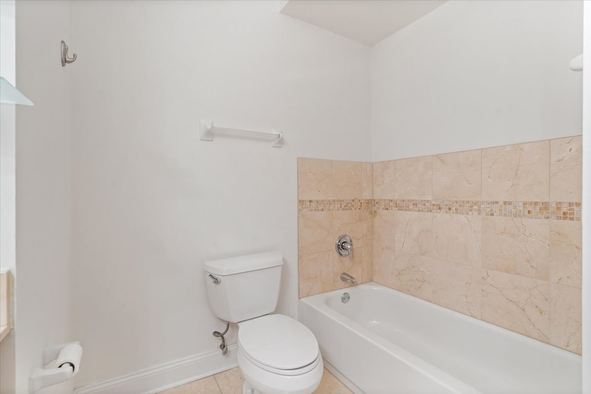 600 N Dearborn Street Unit: 1912
