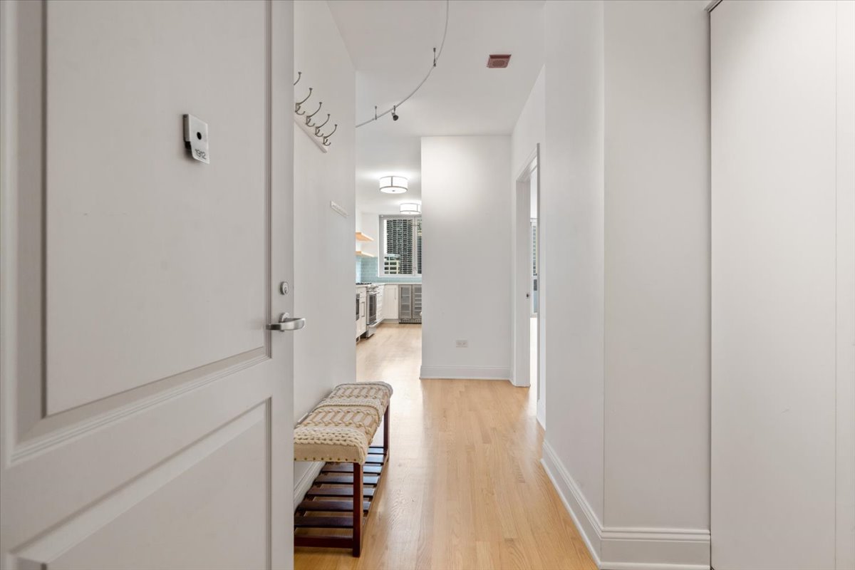 600 N Dearborn Street Unit: 1912