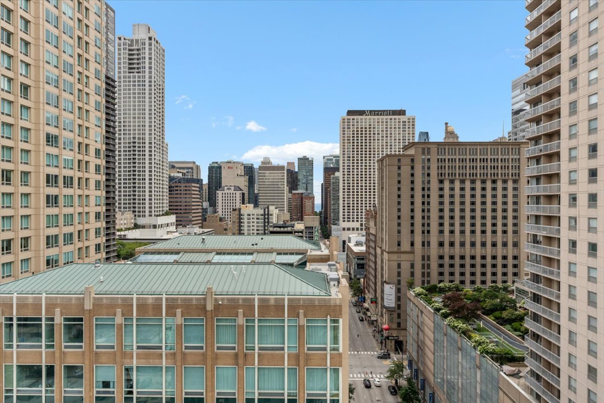 600 N Dearborn Street Unit: 1912