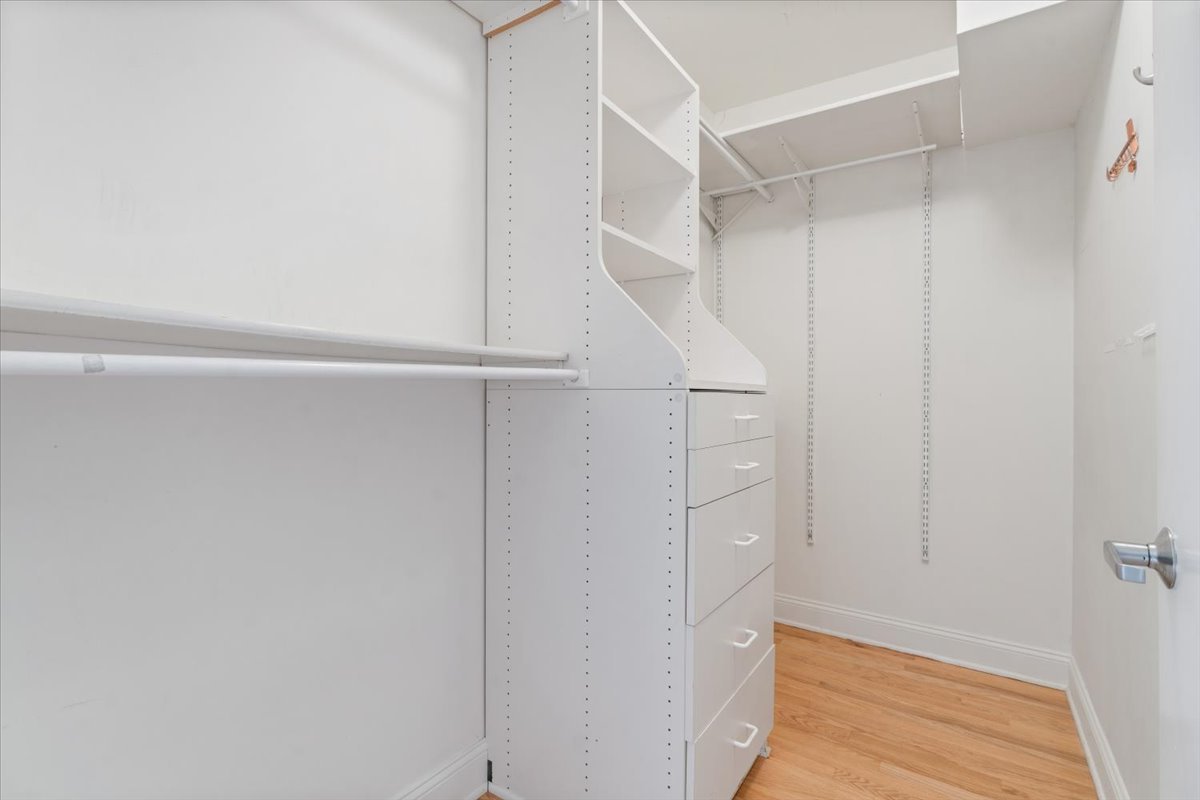 600 N Dearborn Street Unit: 1912