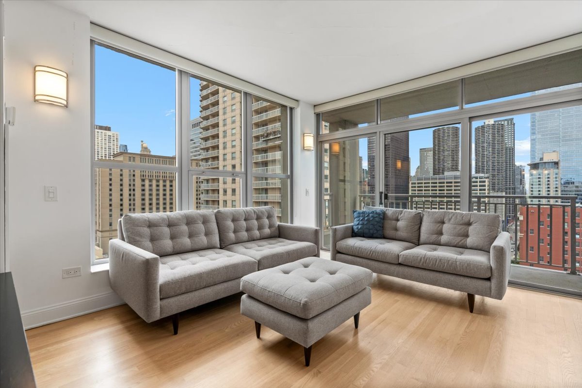 600 N Dearborn Street Unit: 1912