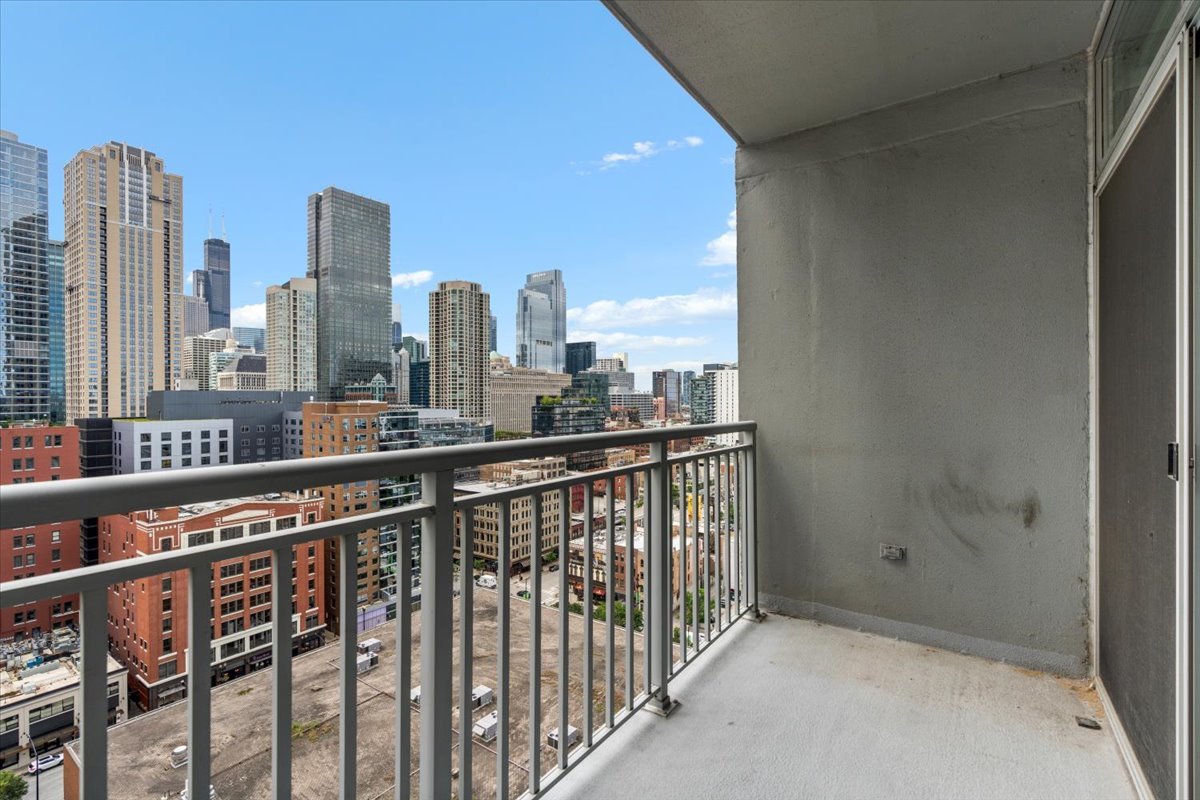 600 N Dearborn Street Unit: 1912