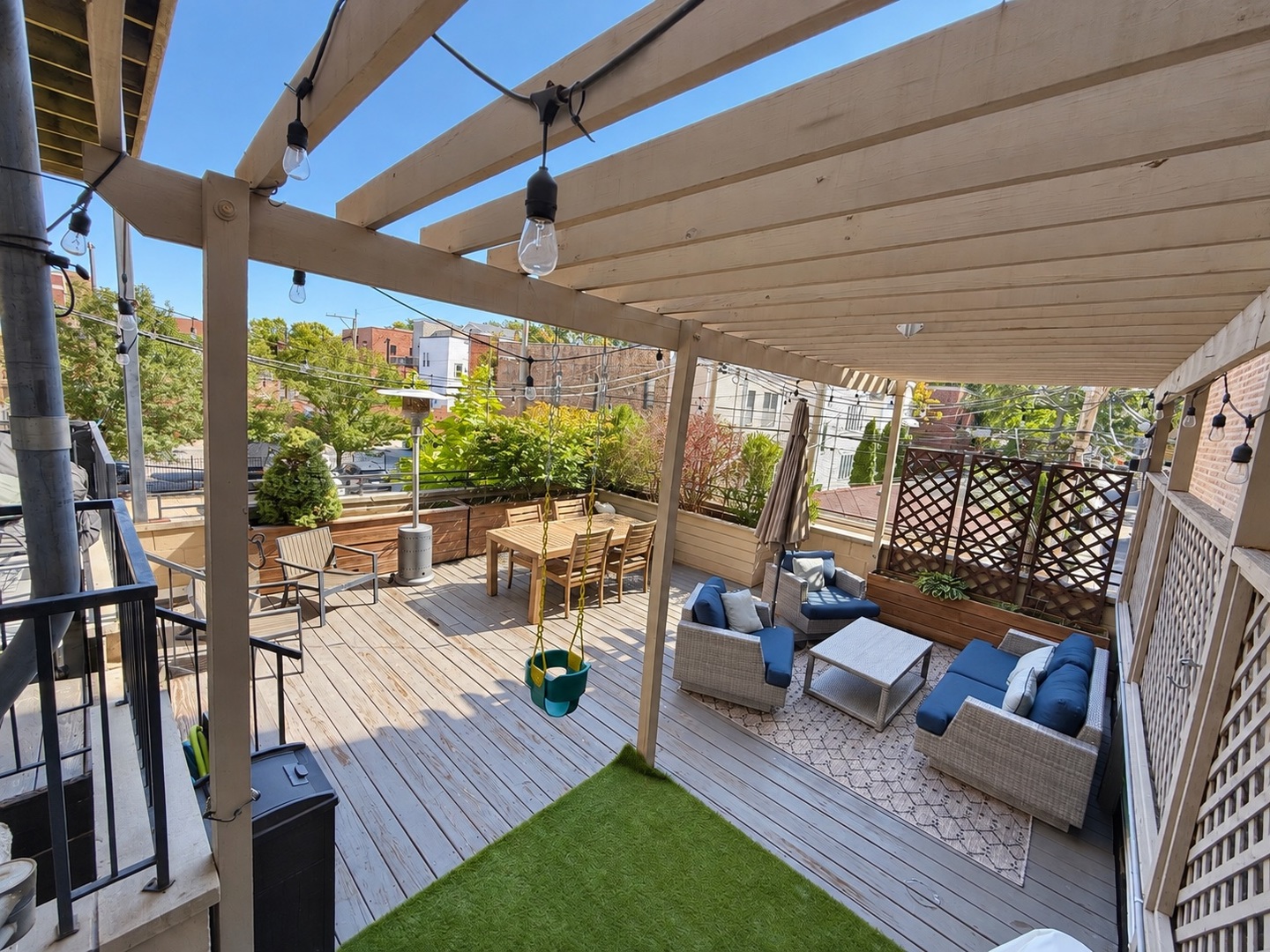 2009 W Belmont Avenue Unit: 2