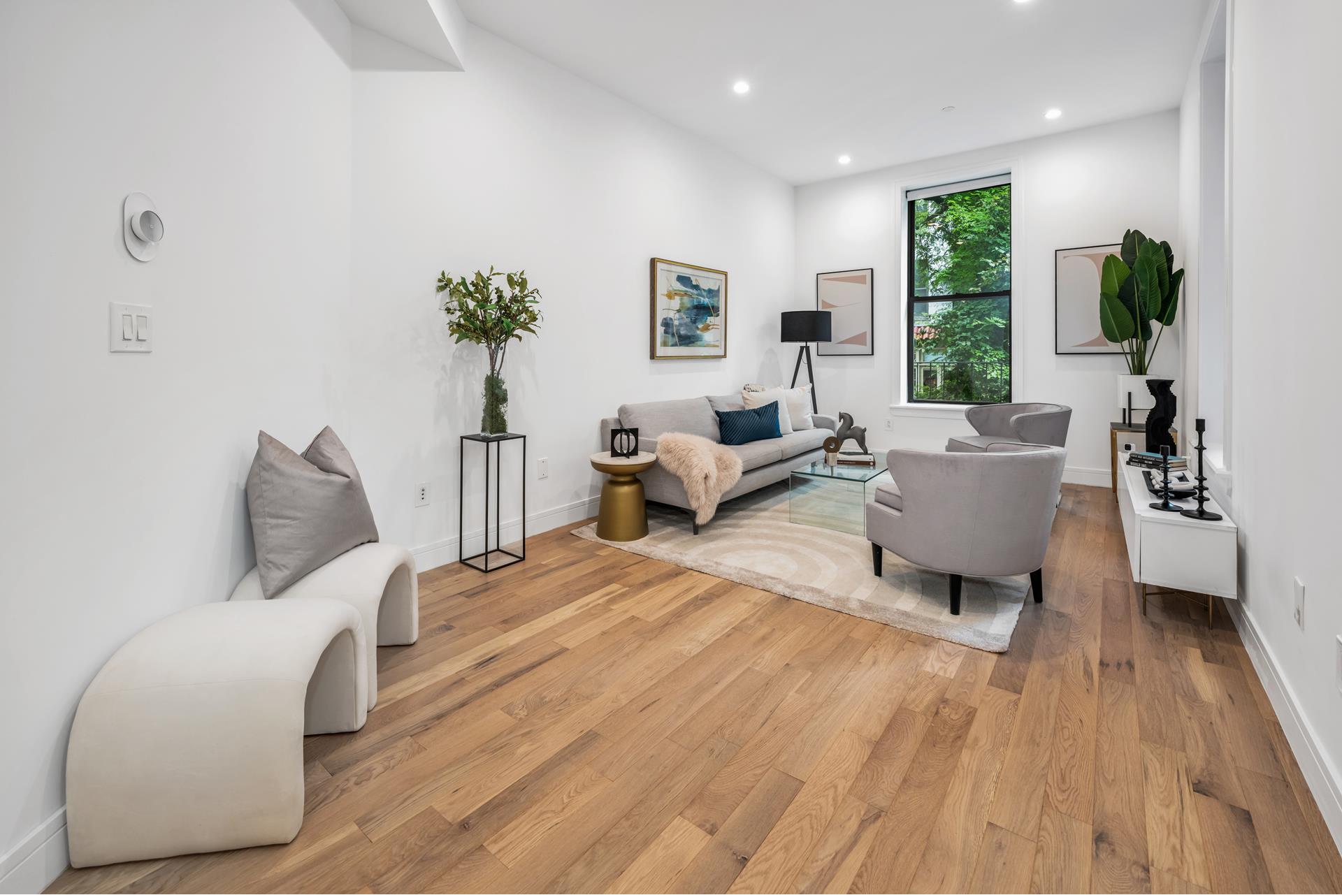 345 E 50TH Street 3C