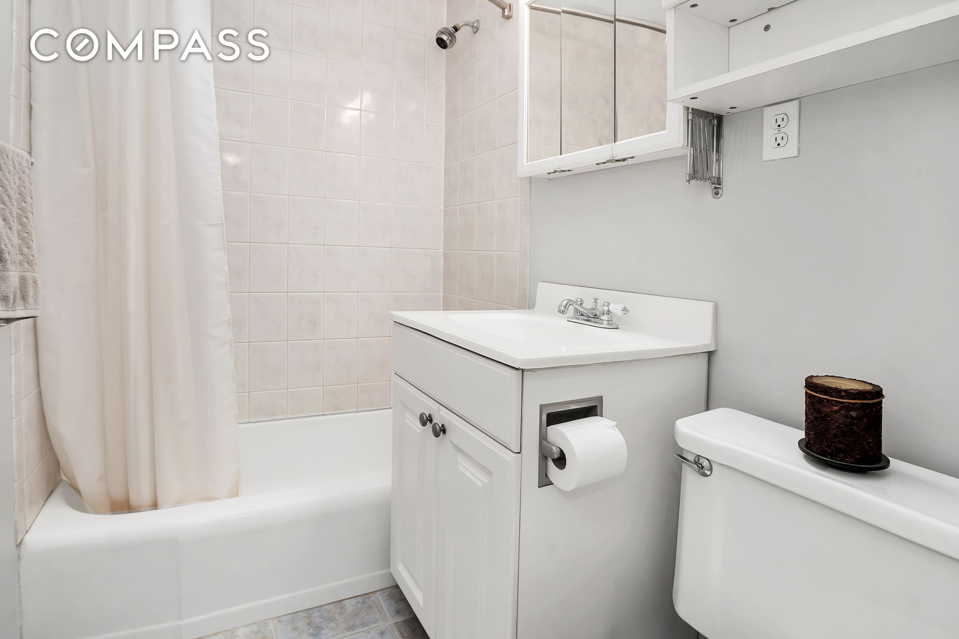 345 E 52nd Street 3G
