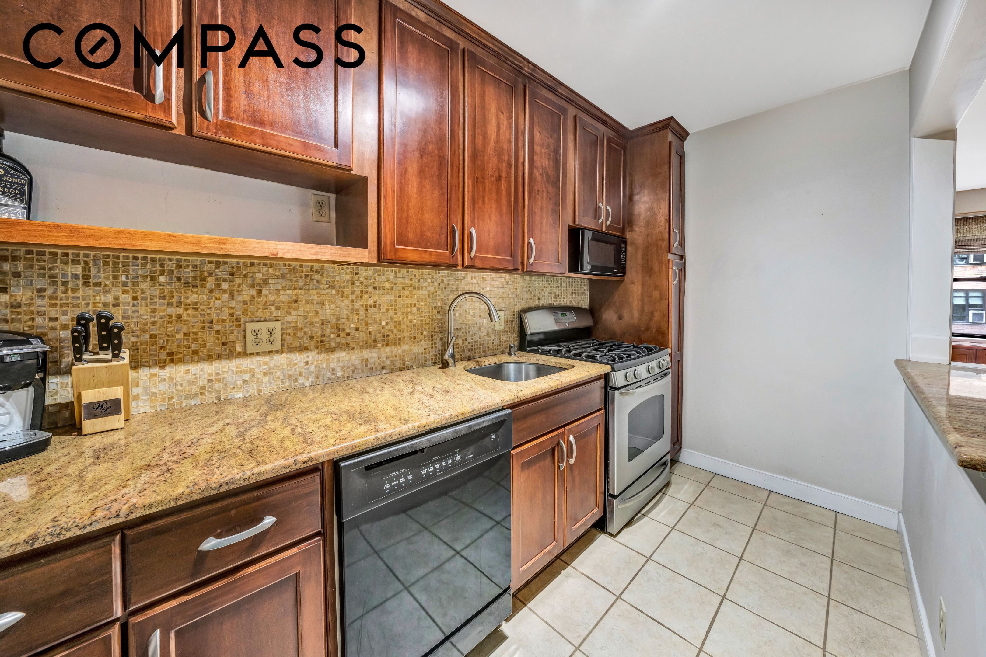 345 E 52nd Street 3G