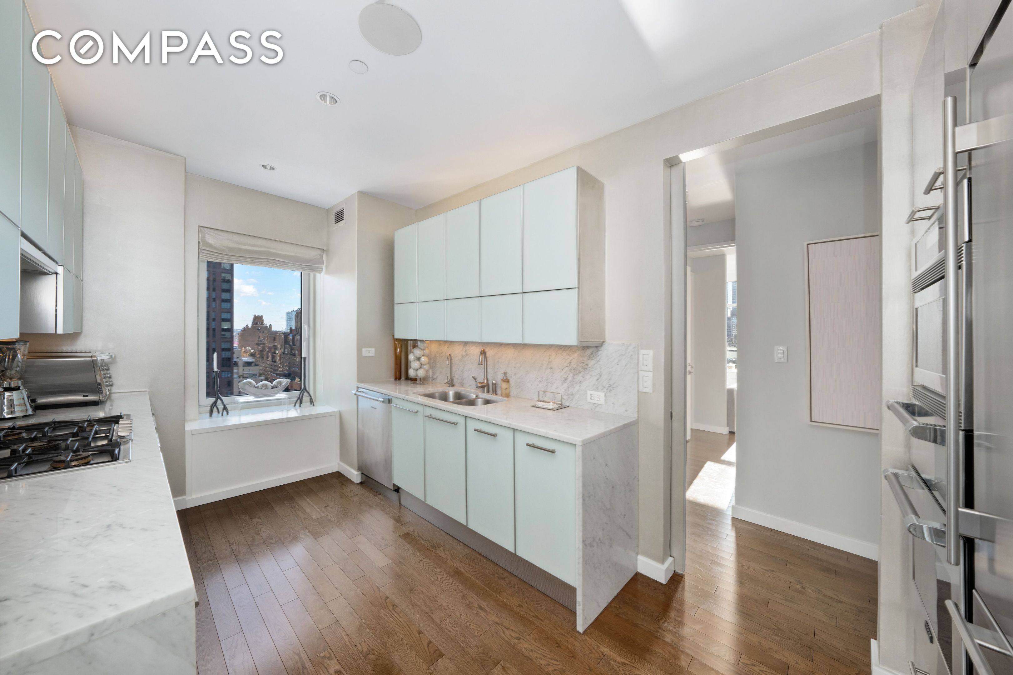310 E 53rd Street 18A