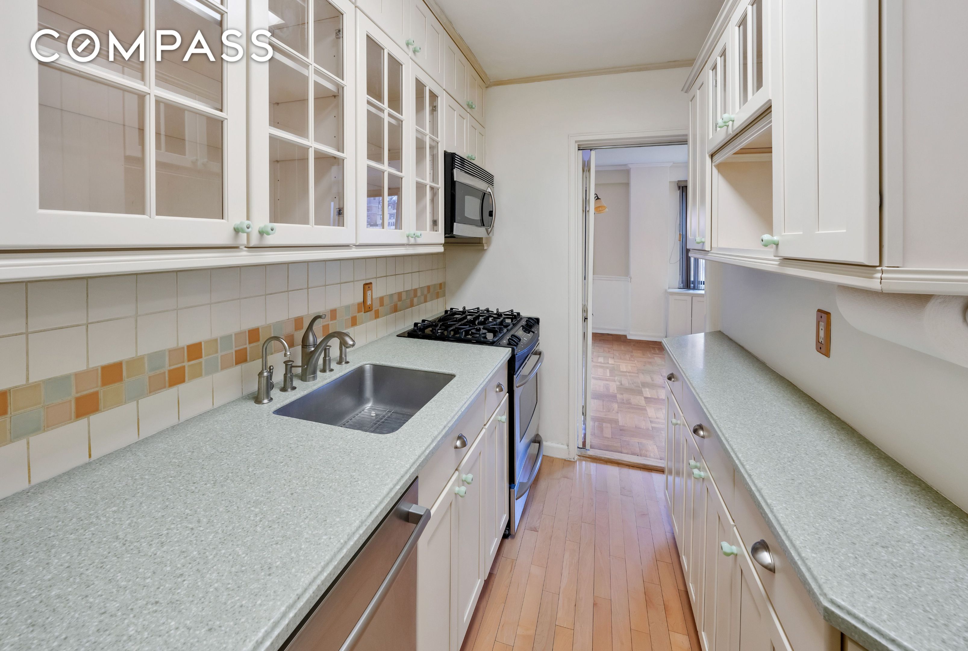 345 E 52nd Street 8G