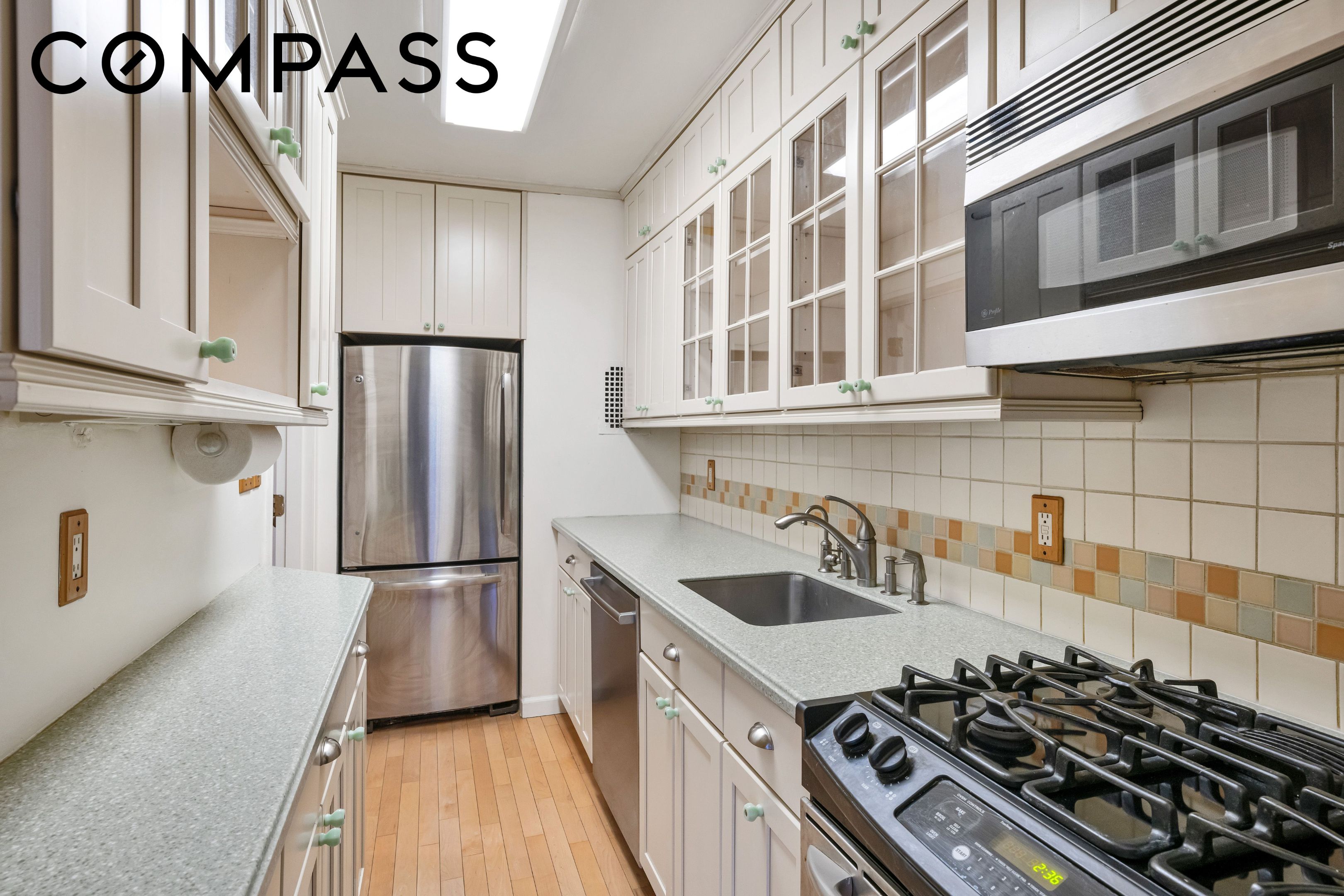 345 E 52nd Street 8G