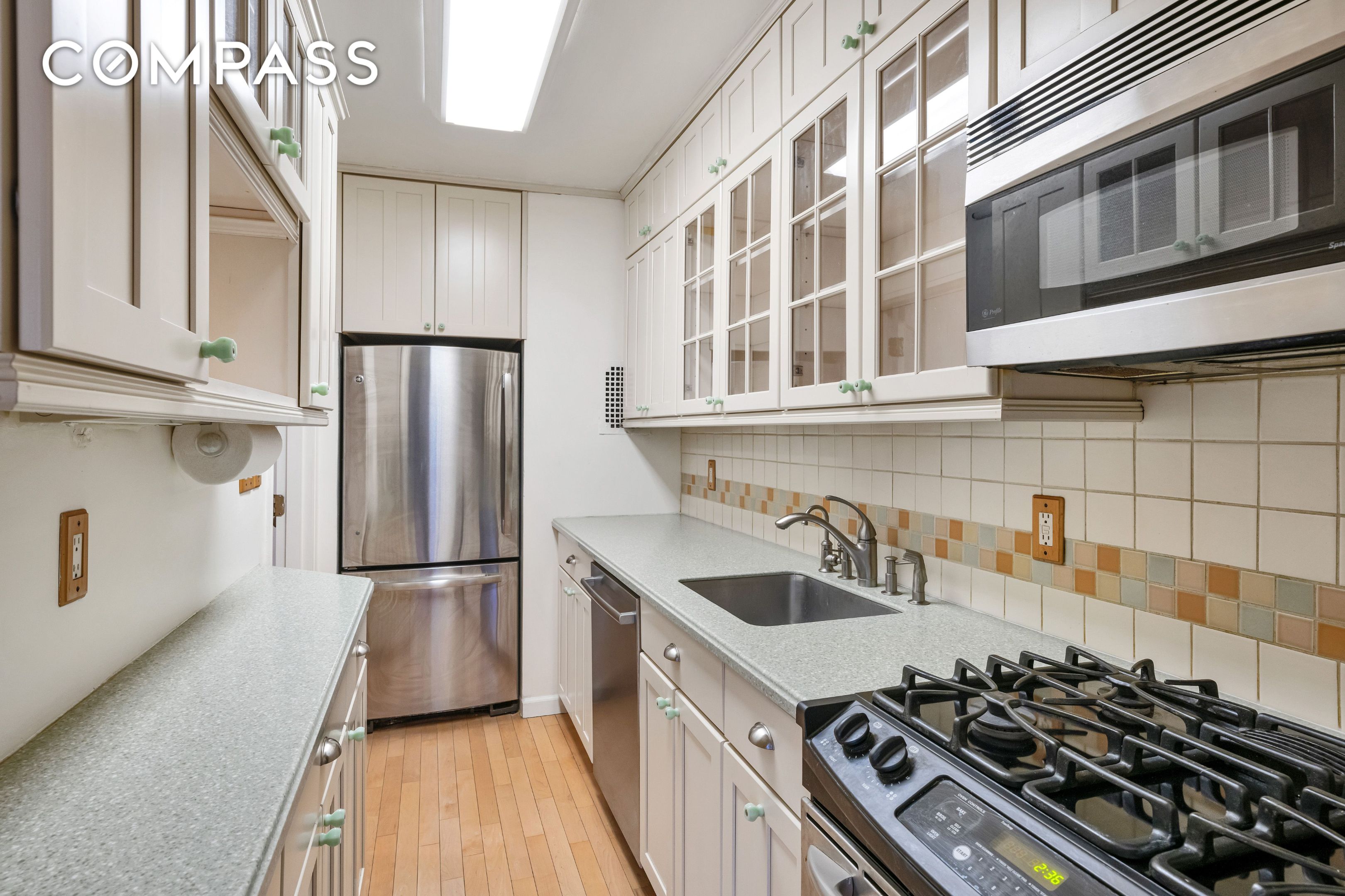 345 E 52nd Street 8G