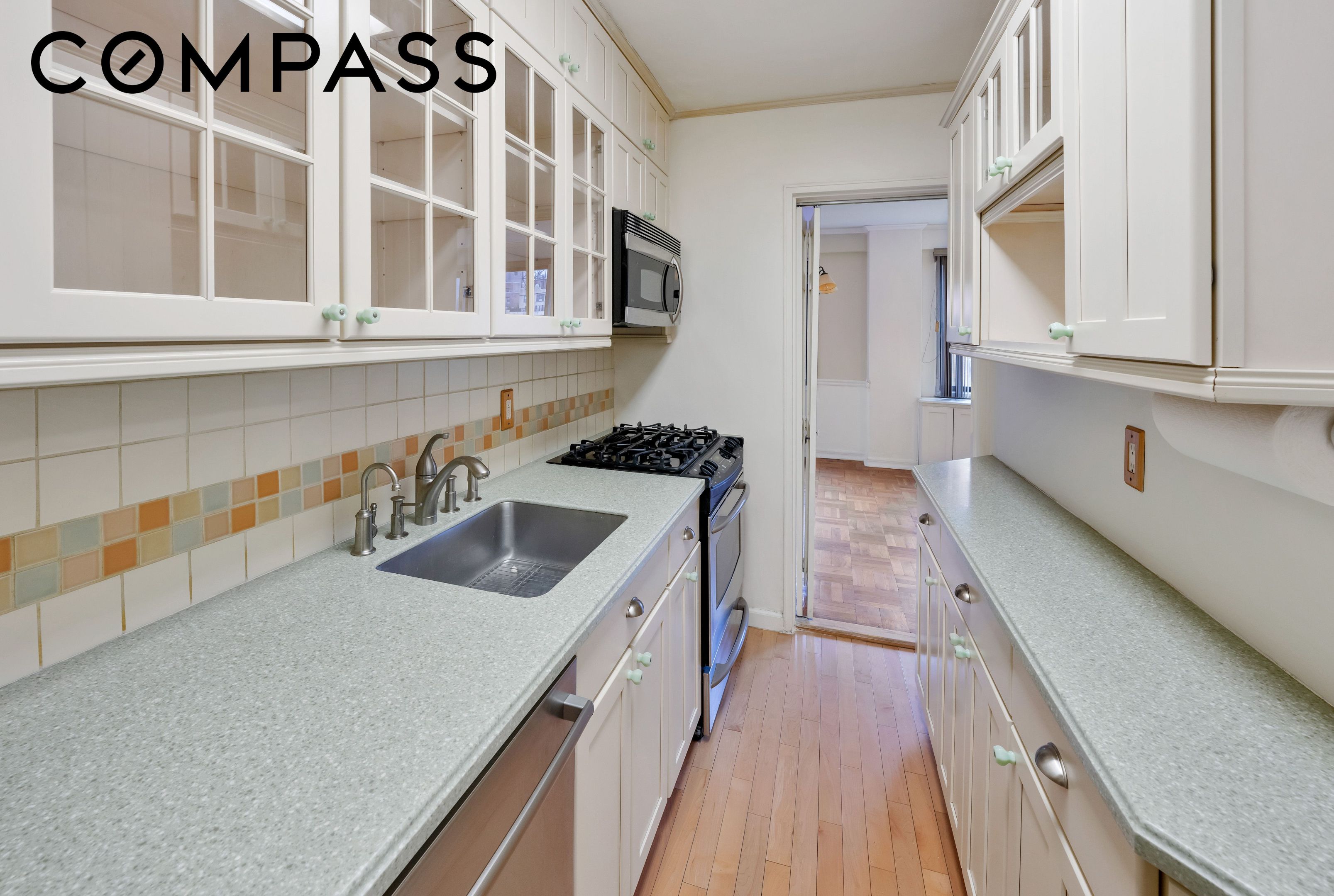 345 E 52nd Street 8G