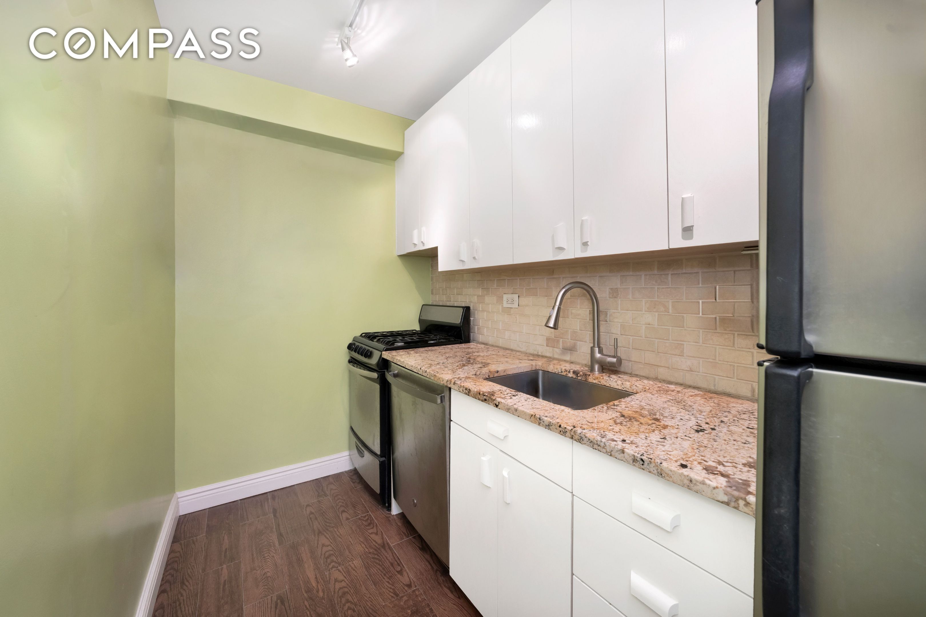 251 E 51st Street 5B