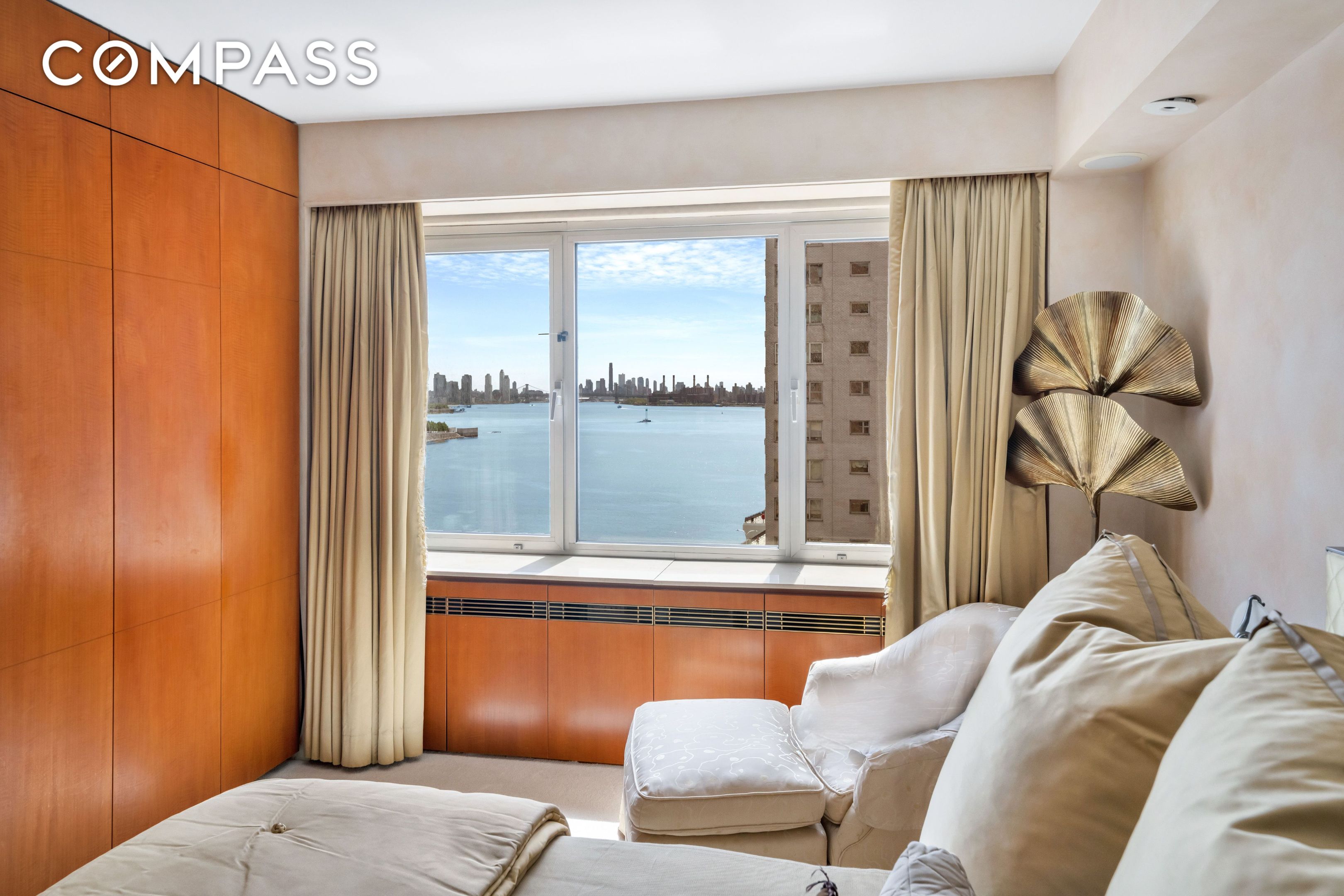 25 Sutton Place S 8G